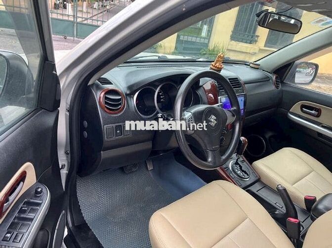 Suzuki Grand Vitara 2011 2.0L Ghi bạc