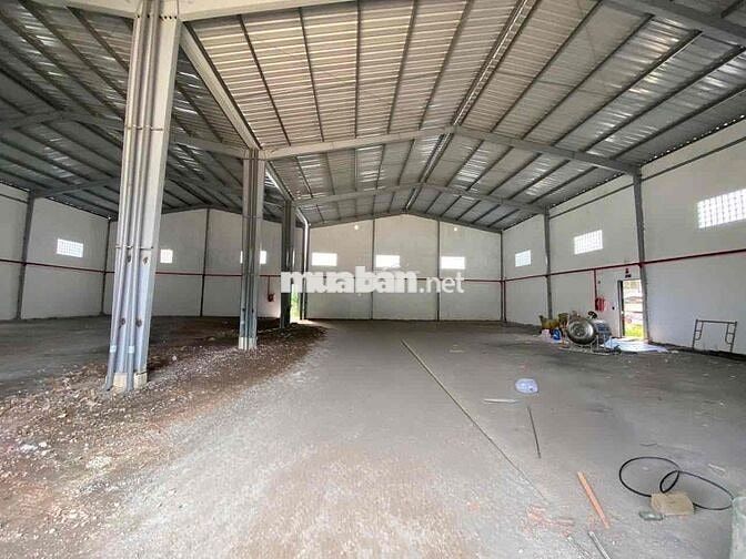 XƯỠNG TDT 2200m2 MT đường xe containor vivu