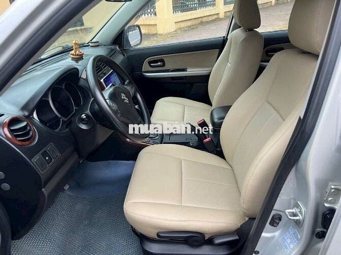 Suzuki Grand Vitara 2011 2.0L Ghi bạc