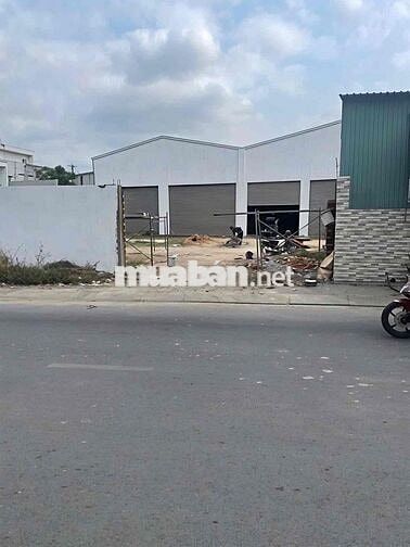 XƯỠNG TDT 2200m2 MT đường xe containor vivu