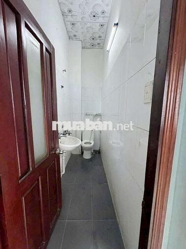 Nhà Sẵn Máy Lạnh Giáp Lê Thị Hà