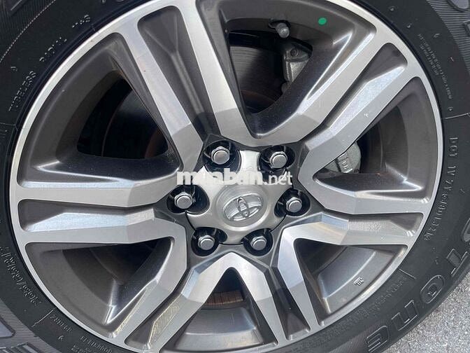 Fortuner 2018 số tự động, xe nhập Indonesia
