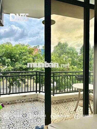 Chốt Căn hộ Balcony_Cửa sổ_Đón nắng_Sạch sẽ_Full NT_CMT8Q3