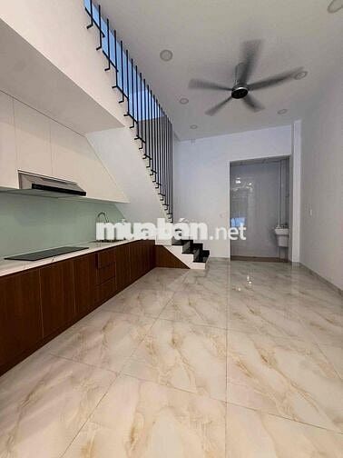 Cho thuê nhà nguyên căn 3 lầu đường Cây Keo thông qua khu Thăng Long