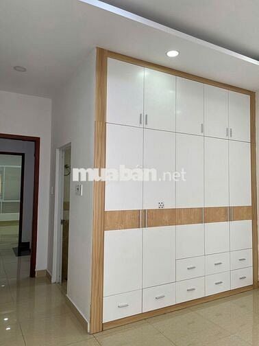 Cho thuê nhà KDC Hồng Đào 5PN đối diện Vạn Phúc, QL13 Thủ Đức ,hẻm 520