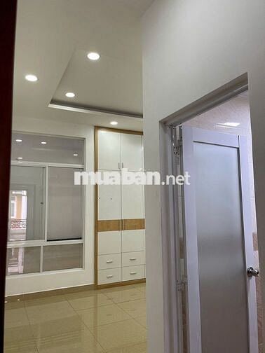 Cho thuê nhà KDC Hồng Đào 5PN đối diện Vạn Phúc, QL13 Thủ Đức ,hẻm 520