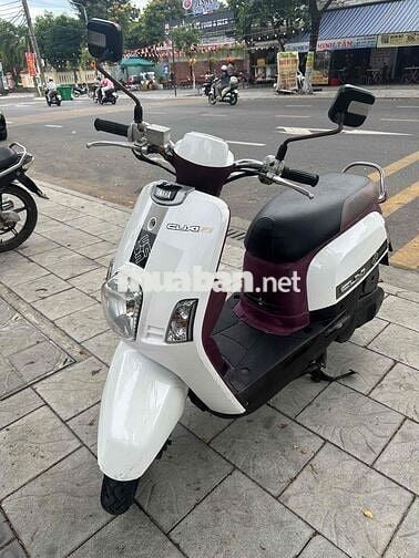 Yamaha Cuxi Fi màu Trắng Tím