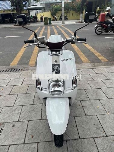 Yamaha Cuxi Fi màu Trắng Tím