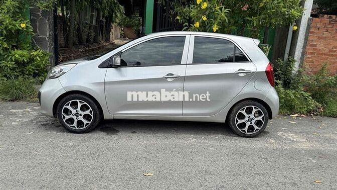 KIA Morning số sàn màu Bạc