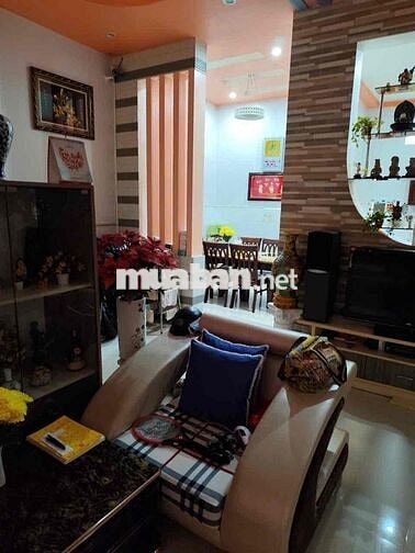 NHÀ LẦU HẺM PHƯỜNG 2 kiên cố chắc chắn gần trường NGUYỄN HUỆ