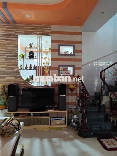 NHÀ LẦU HẺM PHƯỜNG 2 kiên cố chắc chắn gần trường NGUYỄN HUỆ