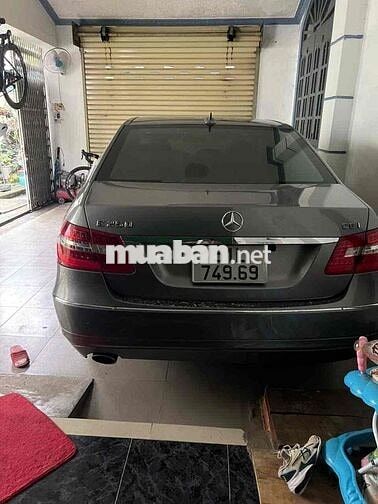 Mercedes-Benz E250 Xám 107315 km