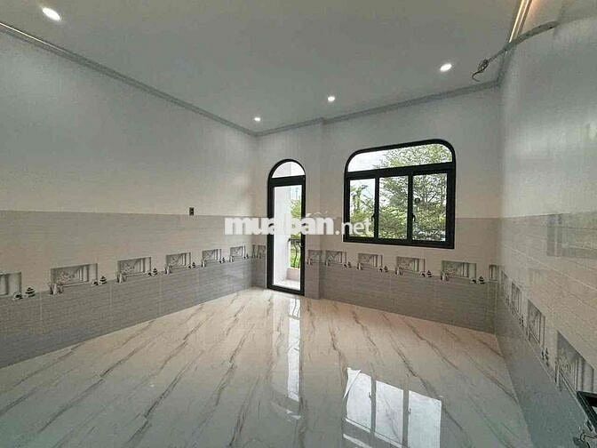 NHÀ LẦU MỚI  Phường Long Châu, KDC sau lưng sân vận động