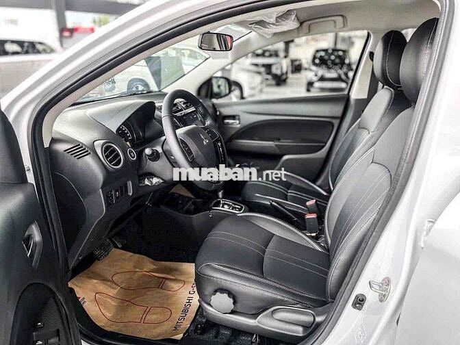 Mitsubishi Attrage Trắng Mới 100%