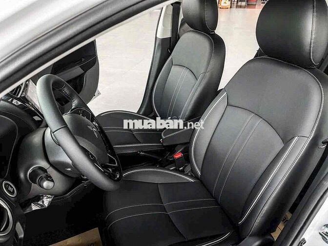 Mitsubishi Attrage Trắng Mới 100%
