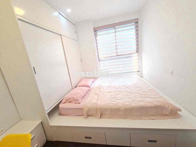 Cho thuê căn góc 3PN/2WC 100m2 đầy đủ nội thất CC Novaland