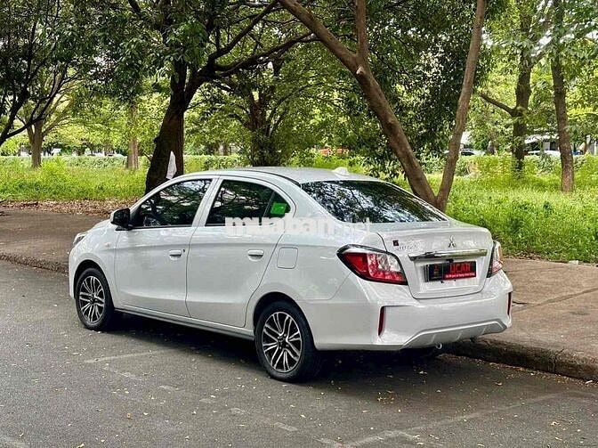 Mitsubishi Attrage Trắng Mới 100%