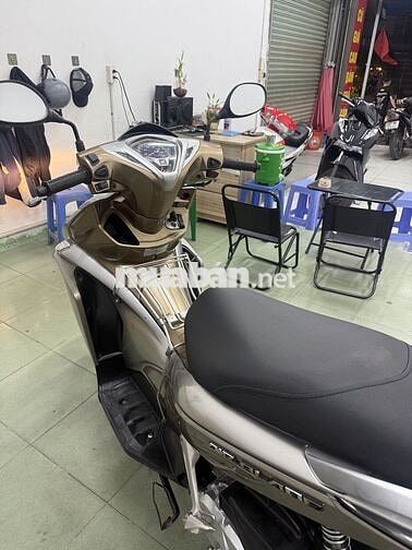 Honda Air Blade Fi đời cao tem 3D , 1 chủ đi 