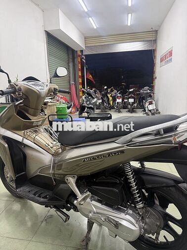 Honda Air Blade Fi đời cao tem 3D , 1 chủ đi 