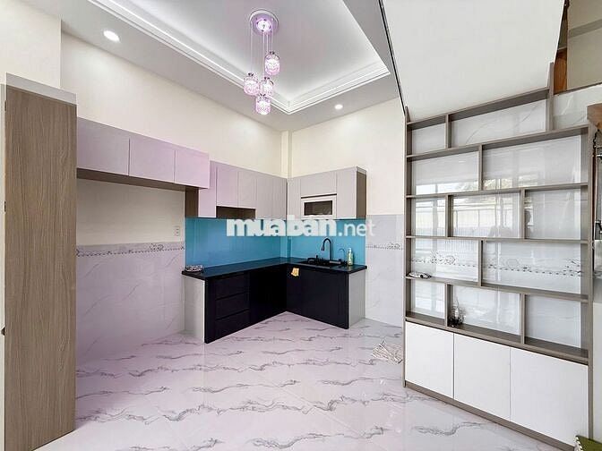 Chủ ngộp bán gấp nhà 1/Huỳnh Thị Hai - 3 tầng - Không lộ giới