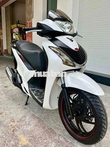 SH150 trắng áo Ý, xe biển43 ngay chủ máy zin ngon.