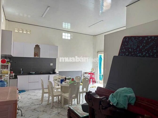 Chủ cần bán gấp căn nhà 122m2 đường Nguyễn Thị Lắng Tân Phú Trung