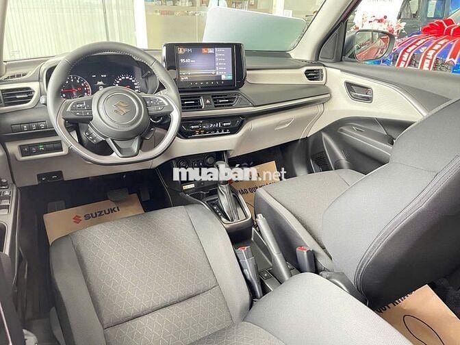 Suzuki Swift Hybrid 2026 Đỏ giao ngay chỉ 180 tr