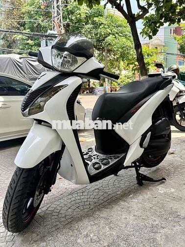 SH150 trắng áo Ý, xe biển43 ngay chủ máy zin ngon.