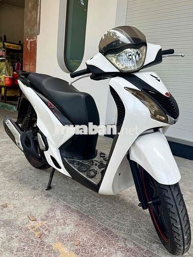 SH150 trắng áo Ý, xe biển43 ngay chủ máy zin ngon.