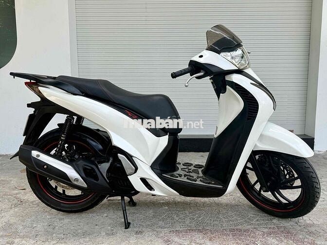SH150 trắng áo Ý, xe biển43 ngay chủ máy zin ngon.