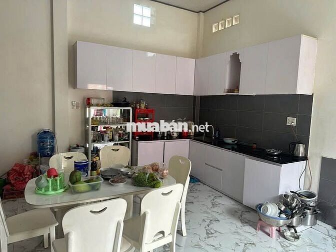 Chủ cần bán gấp căn nhà 122m2 đường Nguyễn Thị Lắng Tân Phú Trung