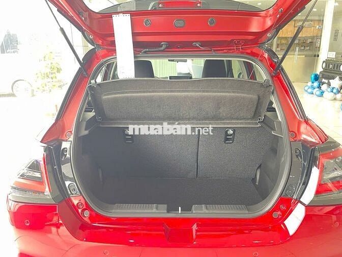 Suzuki Swift Hybrid 2026 Đỏ giao ngay chỉ 180 tr