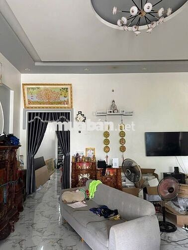Chủ cần bán gấp căn nhà 122m2 đường Nguyễn Thị Lắng Tân Phú Trung