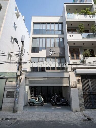 Một chiếc nhà Lê Văn Sỹ Quận 3 - ngang 5.2m cực kỳ bề thế- Hẻm xe hơi
