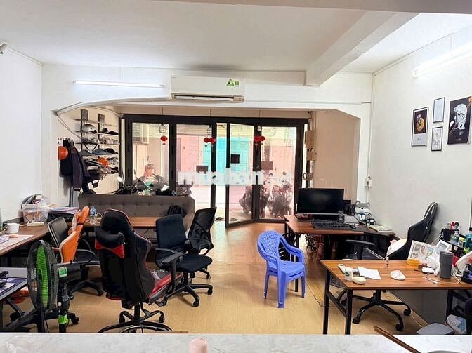 Một chiếc nhà Lê Văn Sỹ Quận 3 - ngang 5.2m cực kỳ bề thế- Hẻm xe hơi