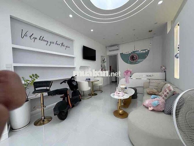 siêu vip nhà Q3 Nguyễn Đình Chiểu sàn trống suốt