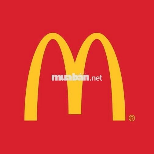 Nhân viên phục vụ Mc Donald's Hà Nội