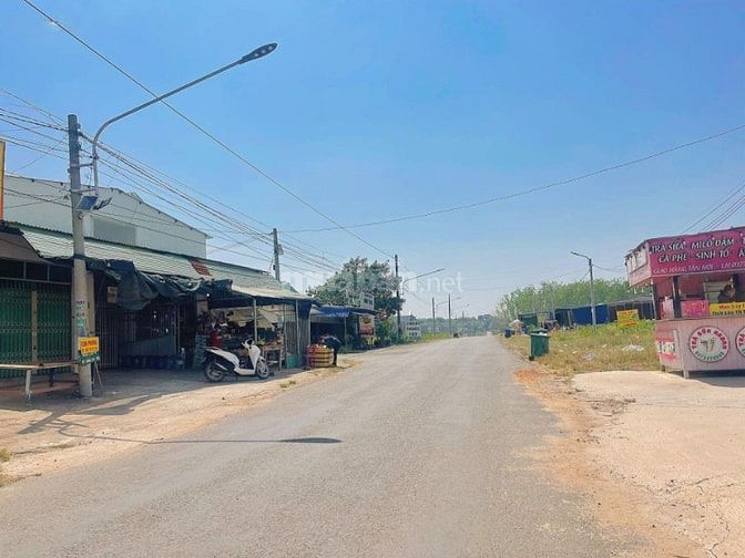 KẸT TIỀN BÁN GẤP 4200M2 ĐẤT NGAY KCN, CHỢ DÂN CƯ ĐÔNG GIÁ 180TR