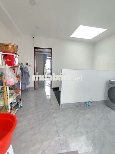 NHÀ 5TẤM SANG XỊN-4PN LỚN-HXH THÔNG-HƠN 7 ĐỒNG-KỀ TÂN HƯƠNG- Ở NGAY.