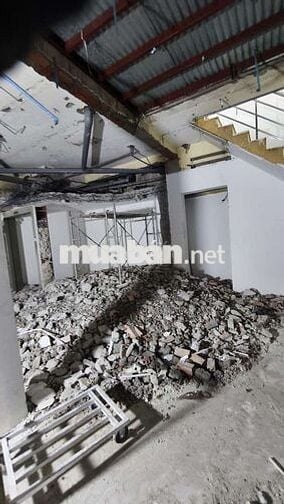 Thợ sắt, thợ hồ, thợ phụ