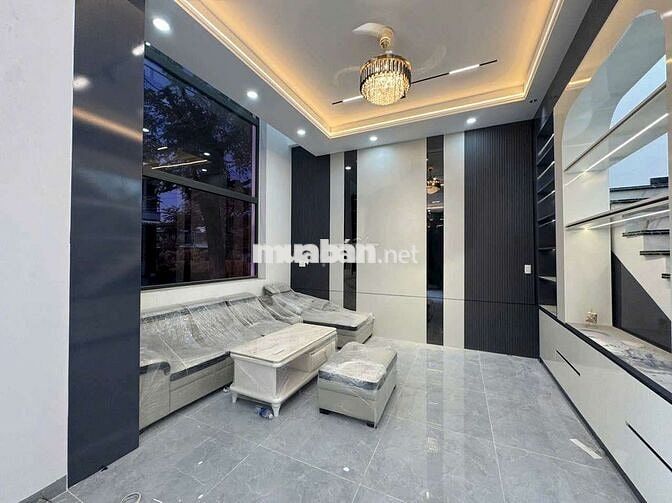 VILLA SIÊU KHỦNG GẦN CHỢ BÌNH CHÁNH FULL NỘI THẤT 