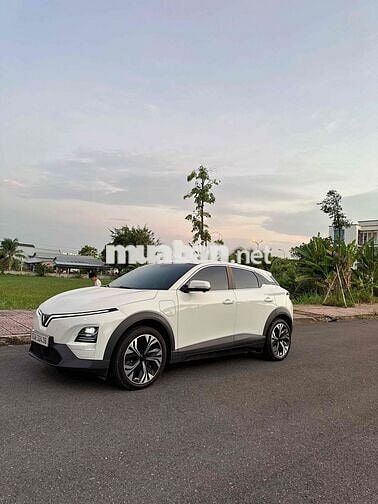 Xe ô tô điện VinFast VF 6 Trắng