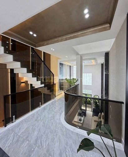 6 tỷ 450 - Bán gấp căn nhà Lý Chính Thắng - Q3 - Giá tốt cho nhà ĐT