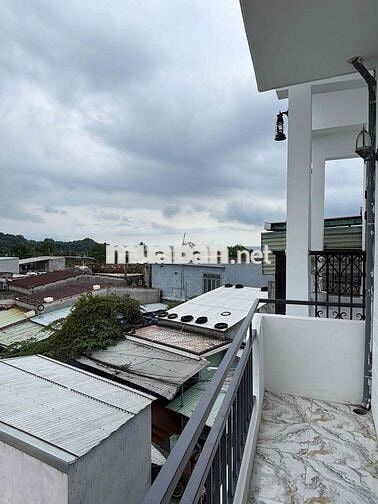 nhà cho thuê ,mới 100% nhà đẹp như hình đầy đủ tiện nghi ,máy lạnh mới