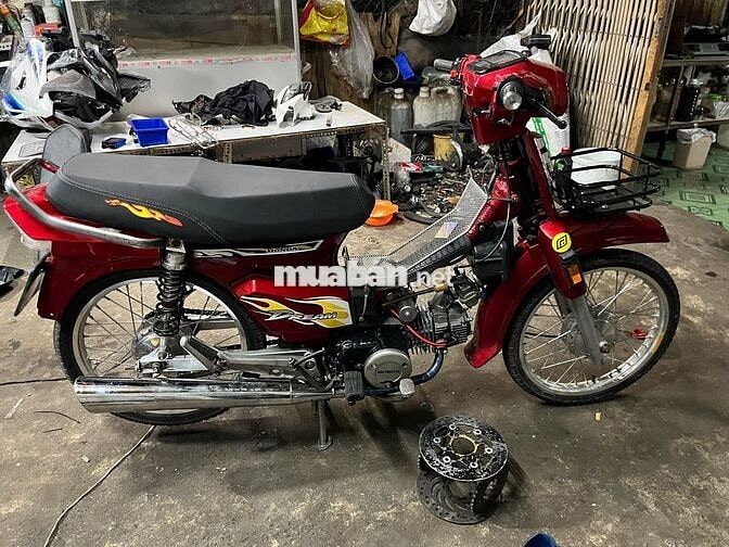 Honda Dream màu Đỏ