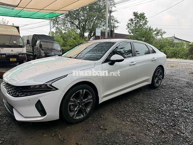 Kia K5 2022 Trắng 5 chỗ