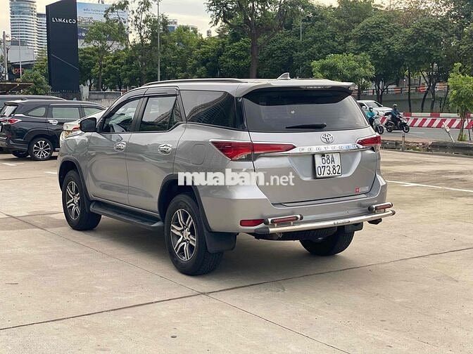 Toyota Fortuner 2017 2.7V AT Bạc