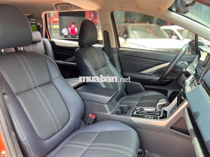 MITSUBISHI XPANDER CROSS  CAM ĐEN 2023-27000KM