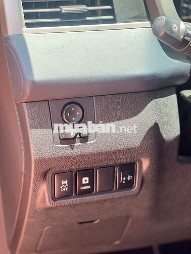 MITSUBISHI XPANDER CROSS  CAM ĐEN 2023-27000KM