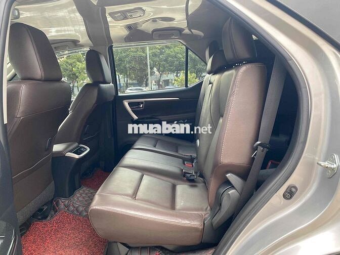 Toyota Fortuner 2017 2.7V AT Bạc
